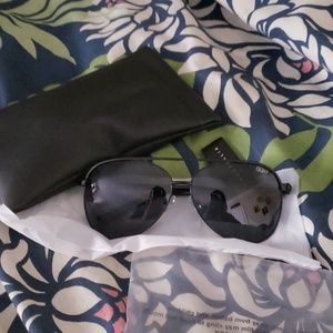 Quay Australia Vivienne Sunglasses